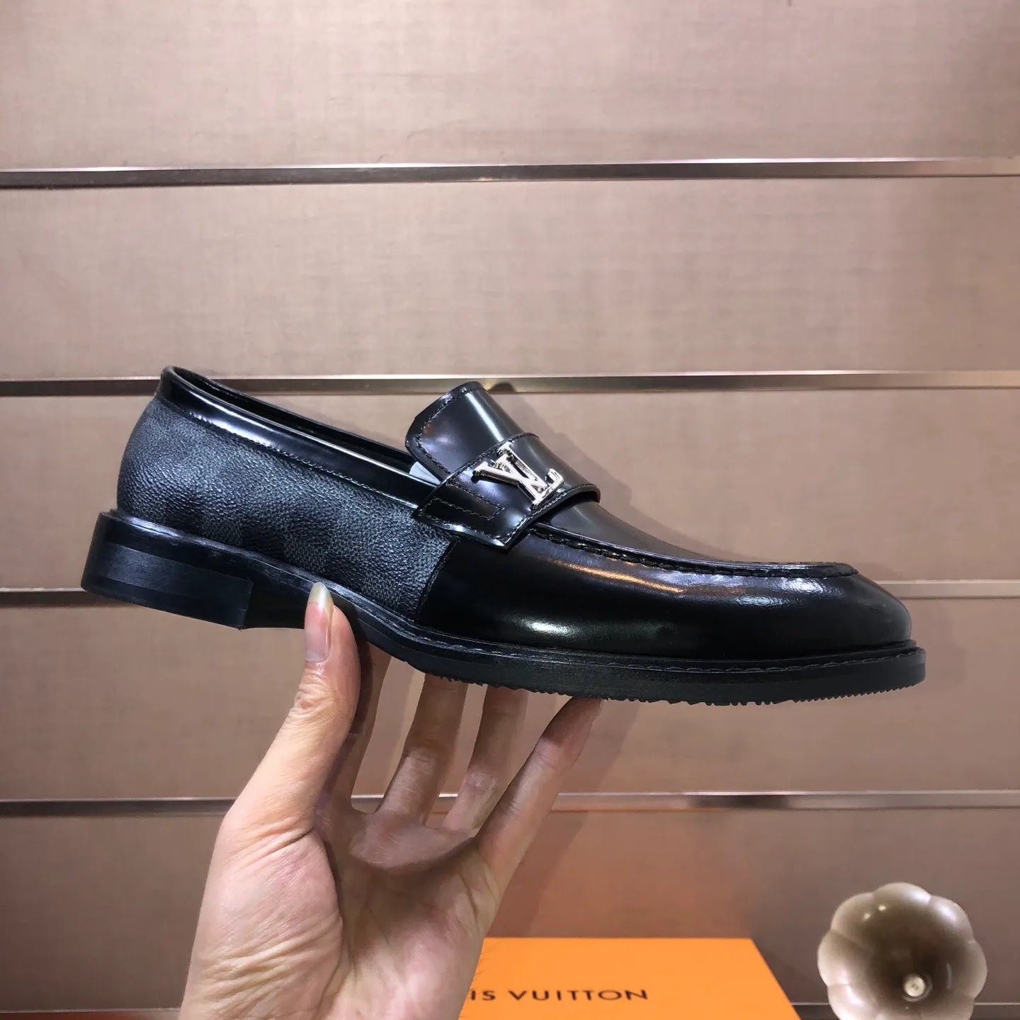 Men's shoes💰460💰【LOUIS VUITTON】(sheepskin lining) new cowhide LV formal shoes🎩🎩❗️🆘made one to one at the counter🎩original quality, imported cowhide upper➕full sheepskin lining➕original rubber outsole, {high quality visible}👣Size: 38-45 (45 custom-made)